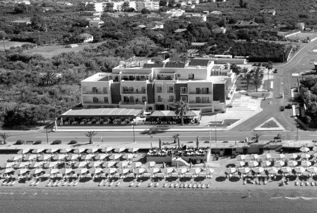 Elite city resort greyscale 640w